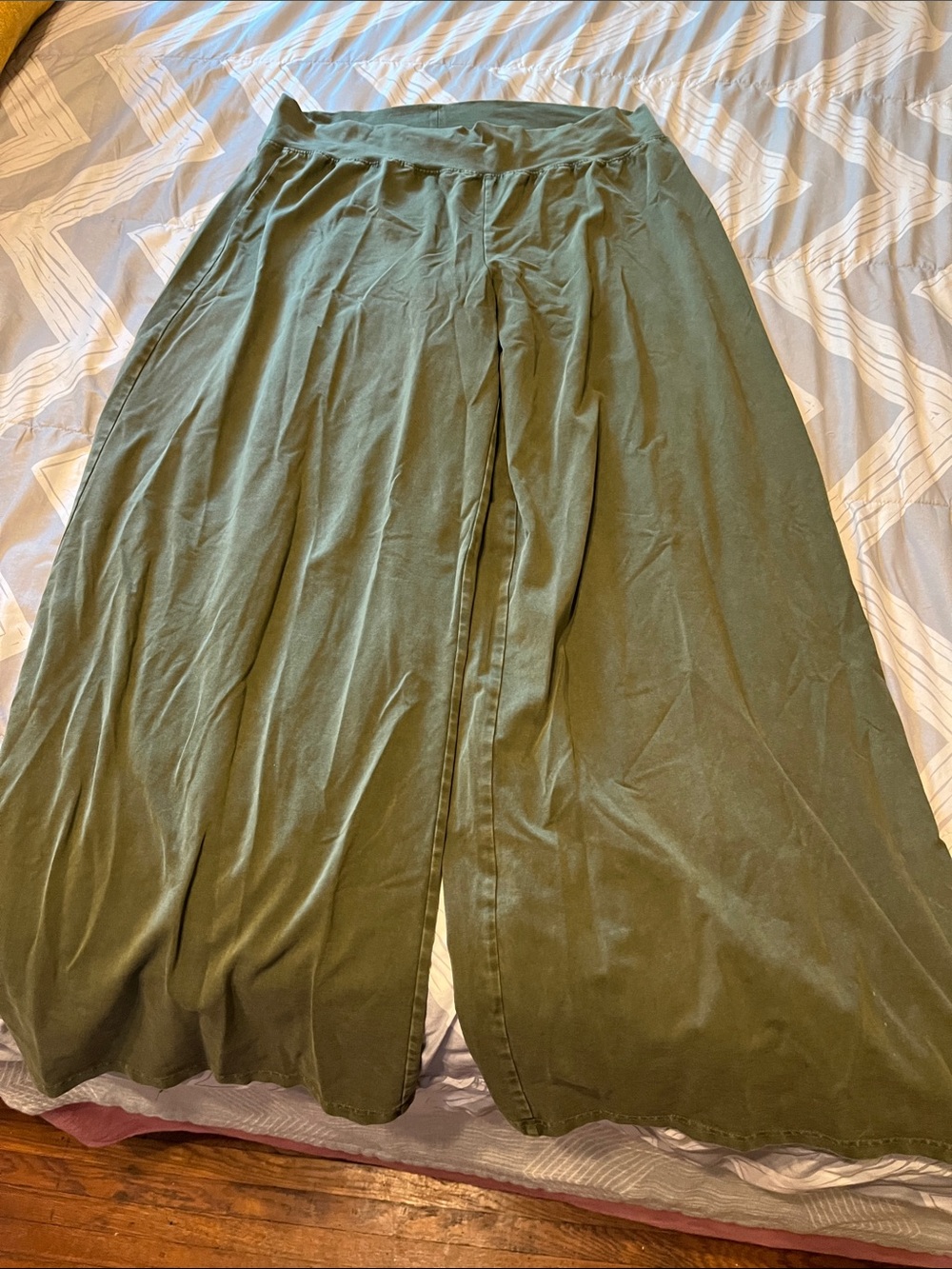 aerie Olive Green Casual cotton flare leg/wide leg